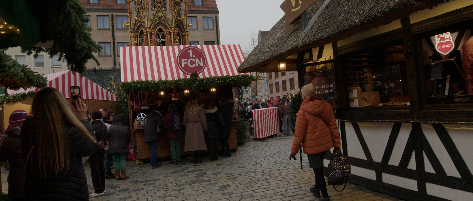 Wir freuen uns über die Zusammenarbeit mit dem 1. FC Nürnberg am Christkindlesmarkt!